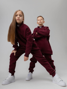 Костюм, бордовый